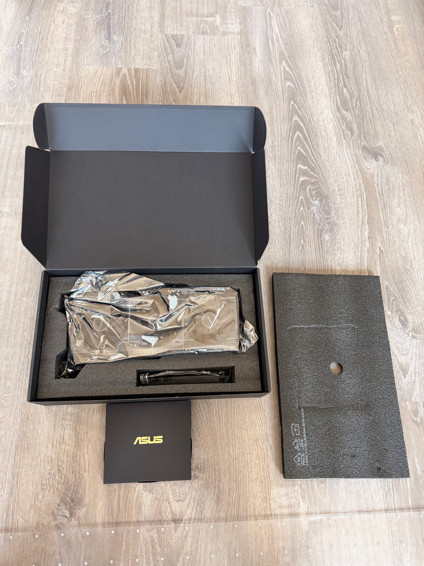 🔥 NVIDIA GEFORCE RTX 5070 12GB - MINT / LIKE NEW / FULL KIT!