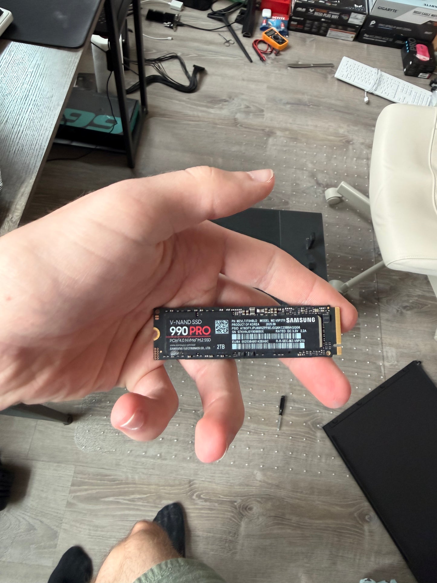 🔥 Samsung 990 PRO 2TB NVMe SSD (MZ-V9P2T0B/AM) – PCIe 4.0, 7,450MB/s – TESTED, NO DAMAGE!