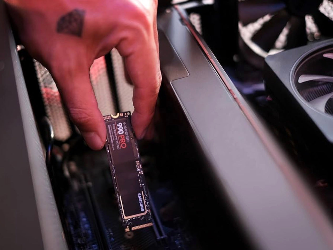 🔥 Samsung 990 PRO 2TB NVMe SSD (MZ-V9P2T0B/AM) – PCIe 4.0, 7,450MB/s – TESTED, NO DAMAGE!